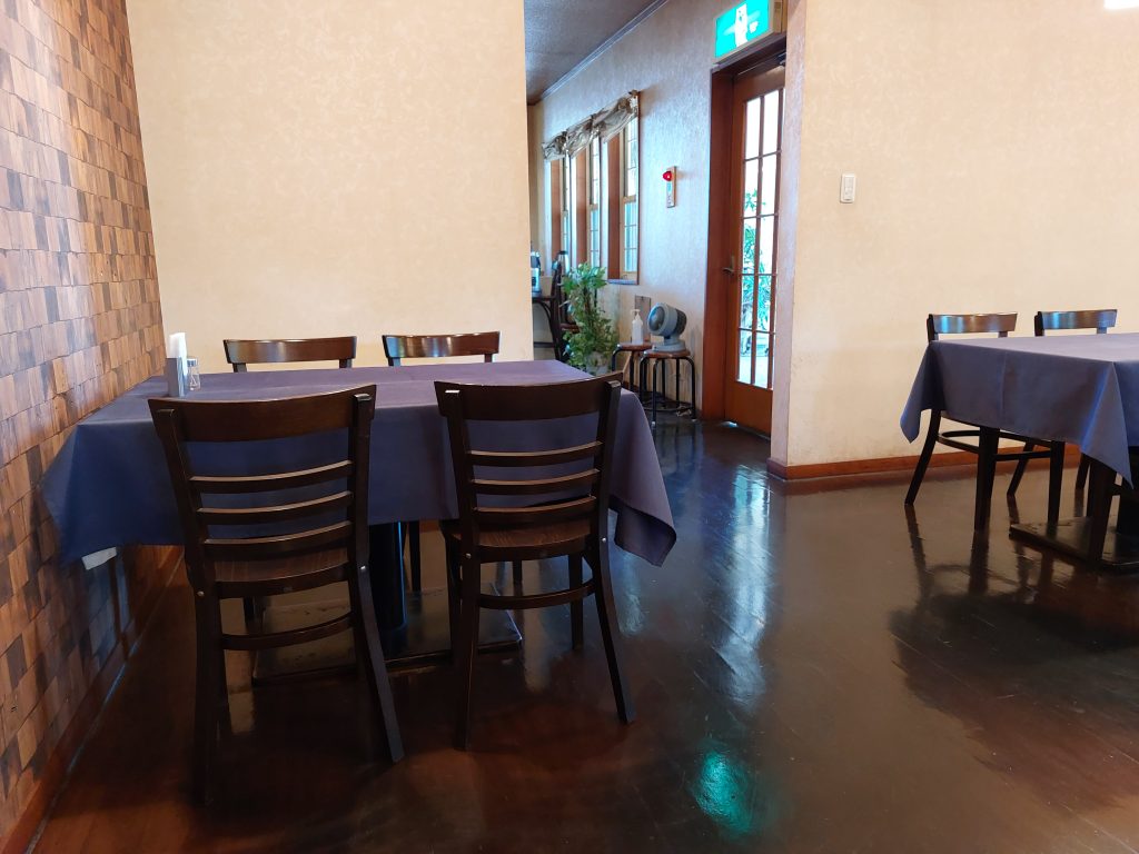 ビストロアデン店内2