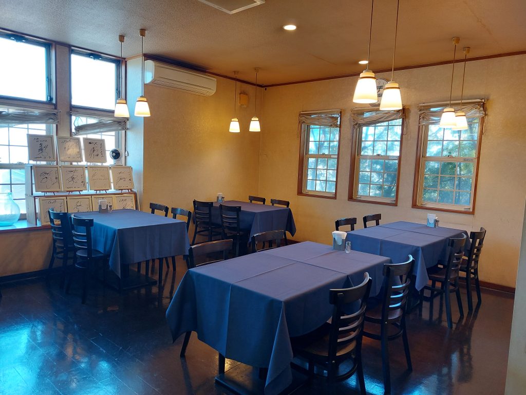 ビストロアデン店内